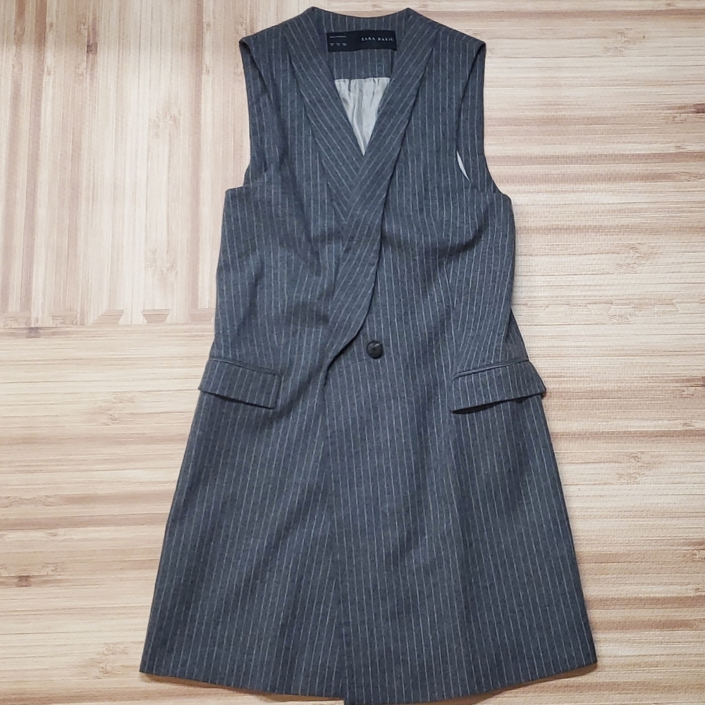 Zara Sleeveless Grey Striped Vest